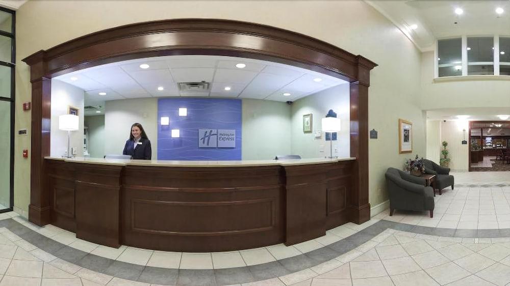 Holiday Inn Express & Suites Wadsworth By Ihg Exterior foto