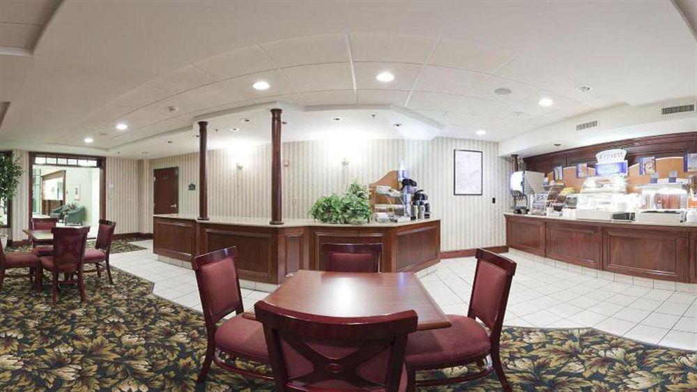 Holiday Inn Express & Suites Wadsworth By Ihg Exterior foto