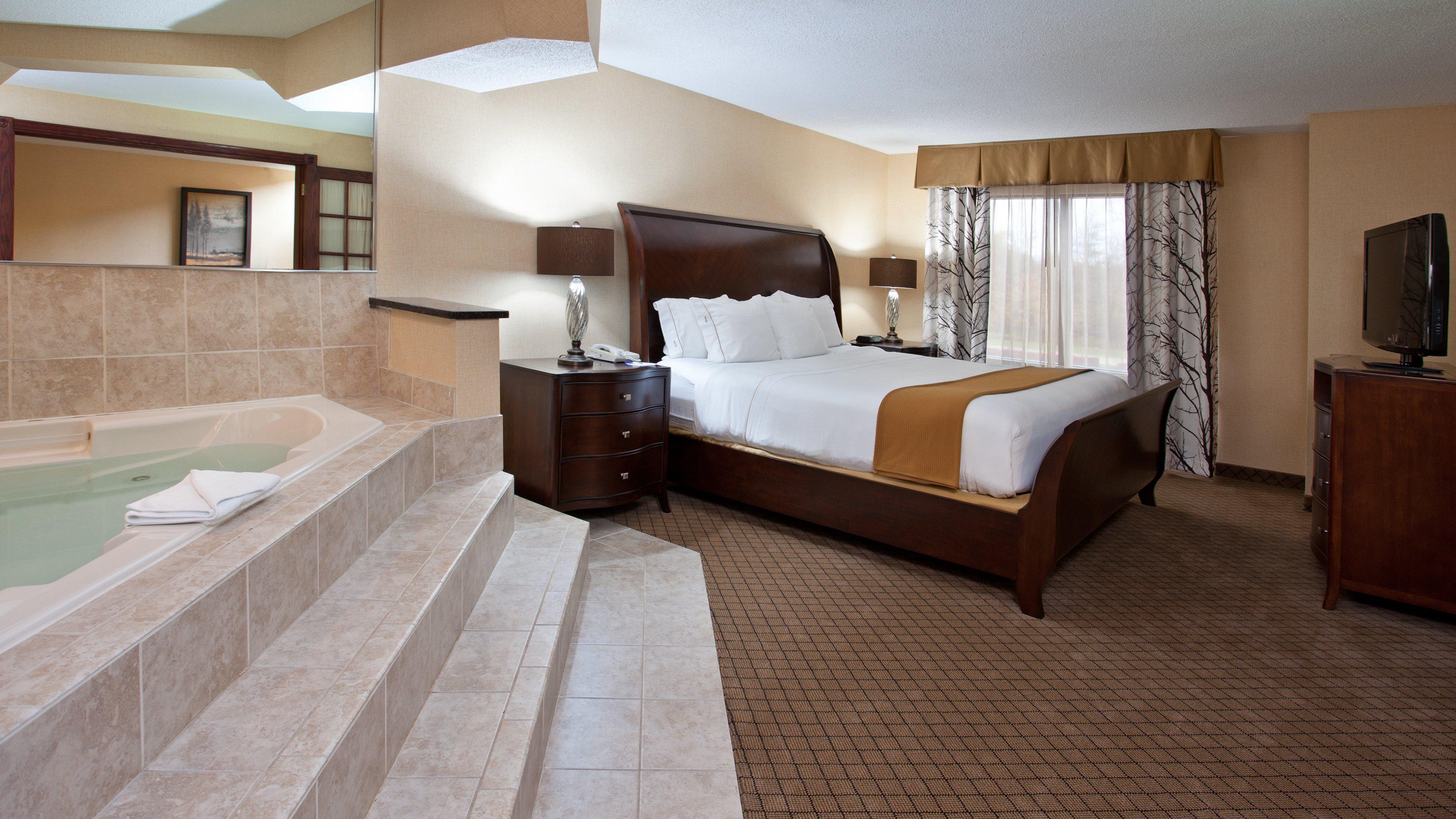 Holiday Inn Express & Suites Wadsworth By Ihg Exterior foto