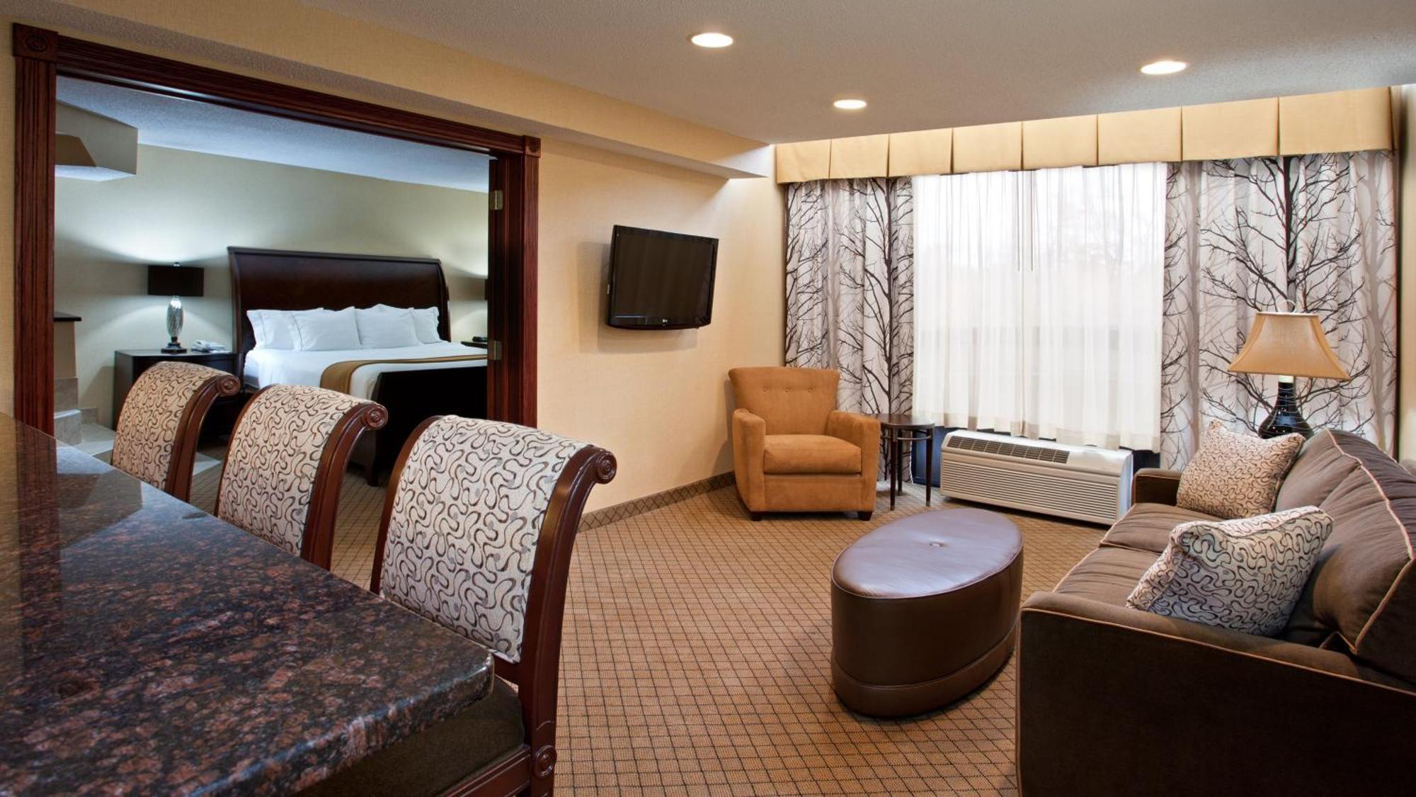 Holiday Inn Express & Suites Wadsworth By Ihg Exterior foto